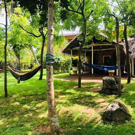 Lake View Cabana Paradise & Villa Тангале Екстериор снимка